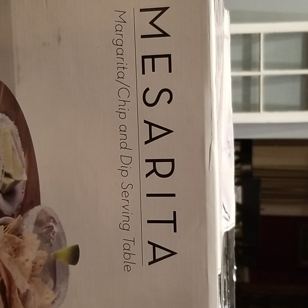 Mesarita Chip and Dip Serving Table